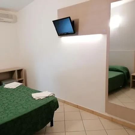 فندق Andrea's 3*